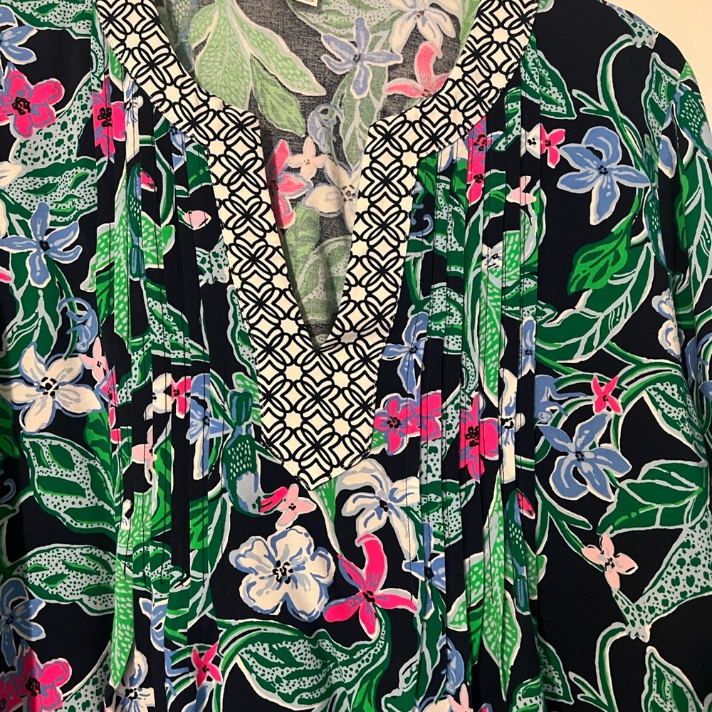 Lilly Pulitzer Multicolor Floral 3/4 sleeves Top. Like new.